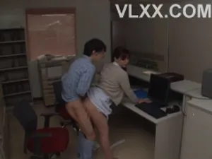 Trừng phạt tình nhân dâm bắn tinh vào bướm