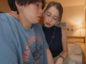 Bài giảng về nụ hôn của cô gia sư xinh có body cực phẩm