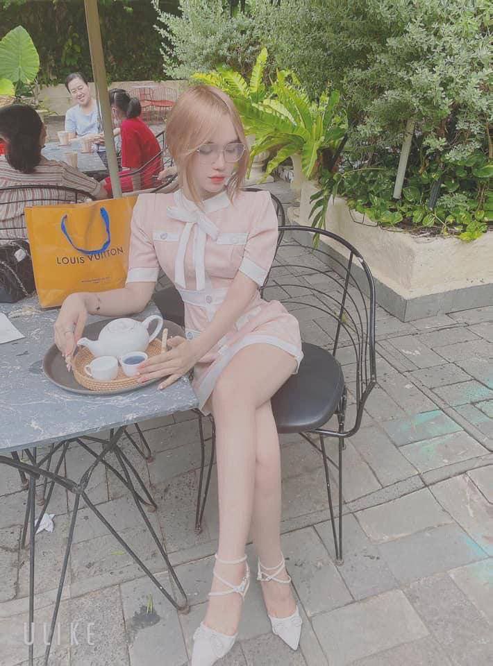 Mẹ kế châu Á ngực to dâm đãng Krystal Davis quan hệ với con trai riêng đang học đại học - Johnny Love